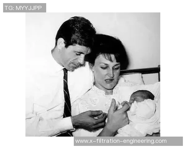 从球场到教练席足球明星的华丽转身与执教之路 从球场到教练席足球明星的华丽转身与执教之路